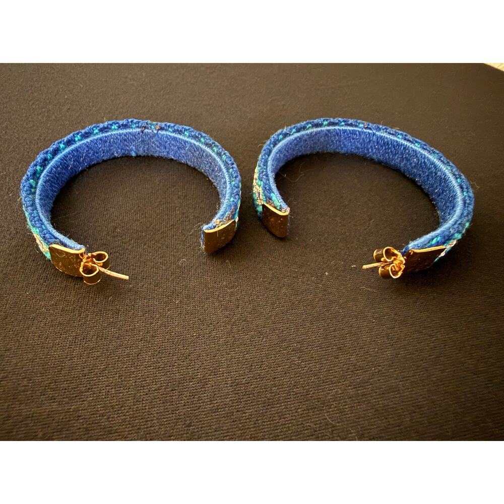 Mercedes Salazar Candongas Tejidas Blue Yarn Woven Hoop Earrings 2.25" - Picture 5 of 8